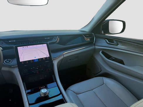 Used 2023 Jeep Grand Cherokee L Overland image 22