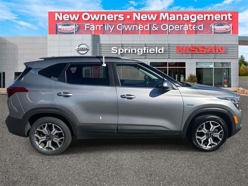 Used 2021 Kia Seltos EX image 4