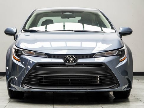 Used 2024 Toyota Corolla LE image 7