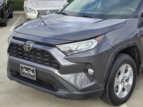 Used 2020 Toyota RAV4 XLE image 8