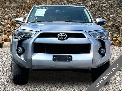 Used 2016 Toyota 4Runner SR5 Premium AWD/4WD image 3