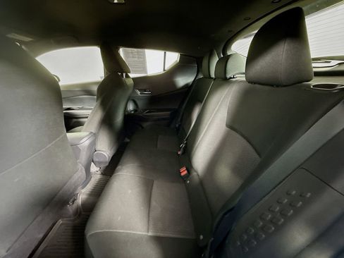 Certified 2019 Toyota C-HR XLE image 21