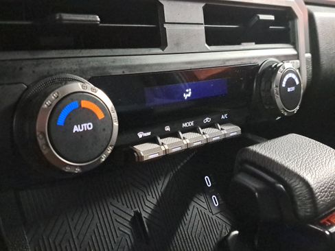 Used 2024 Toyota Tacoma TRD Off-Road image 18