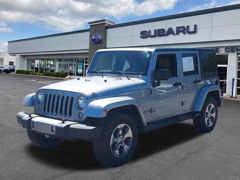 Used 2016 Jeep Wrangler Unlimited Sahara w/ Connectivity Group AWD/4WD image 3