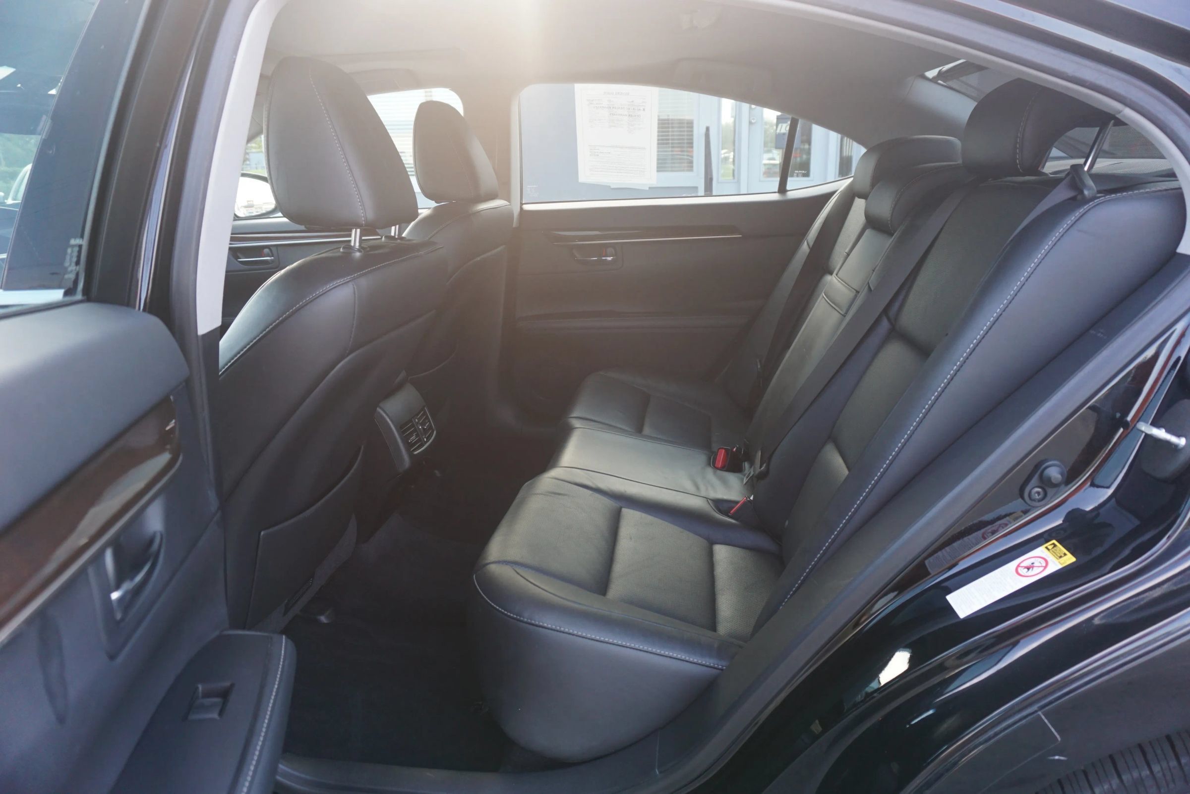 Used 2014 Lexus ES 350 w/ Luxury Package FWD image 19