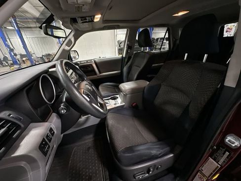 Used 2011 Toyota 4Runner SR5 w/ Convenience Pkg AWD/4WD image 17