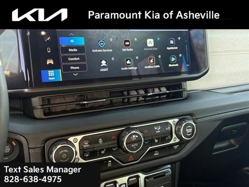 Used 2024 Jeep Wrangler Sahara image 11