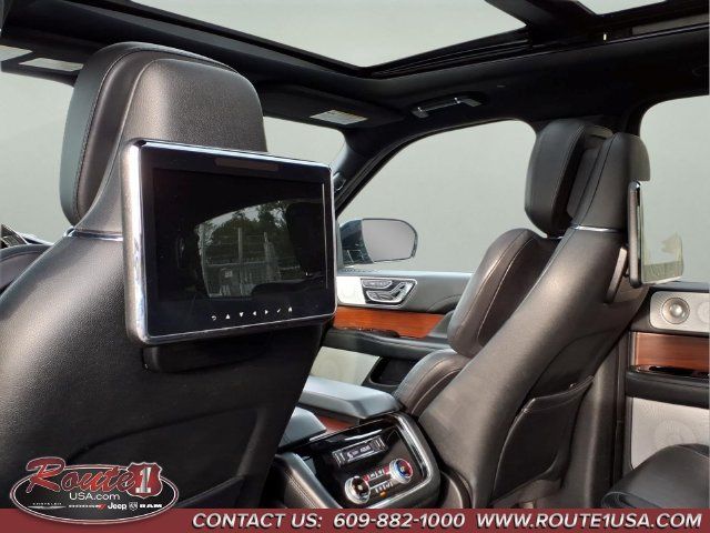Used 2021 Lincoln Navigator L Reserve w/ Luxury Package AWD/4WD image 28