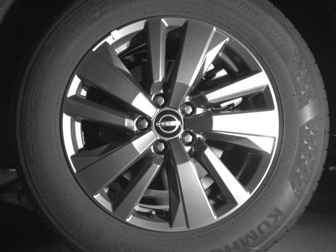 Used 2025 Nissan Pathfinder SV image 14