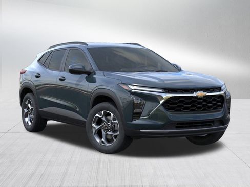 New 2026 Chevrolet Trax LT w/ Driver Confidence Package image 8