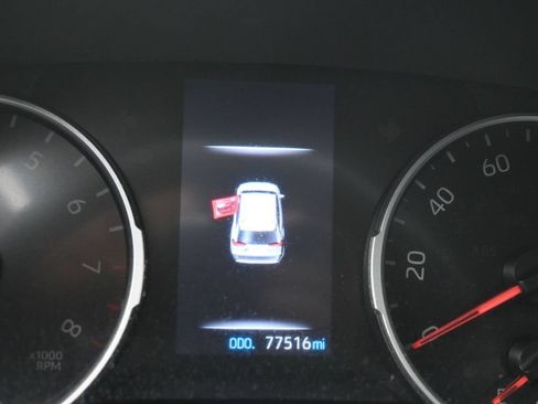 Used 2020 Toyota RAV4 LE FWD image 11