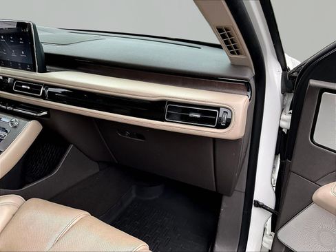 Used 2020 Lincoln Aviator Reserve w/ Equipment Group 202A AWD/4WD image 26