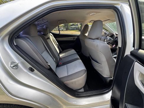 Used 2018 Toyota Corolla LE image 12