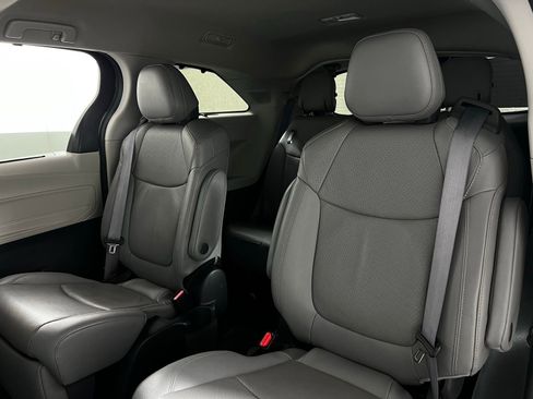 Certified 2023 Toyota Sienna Limited image 25