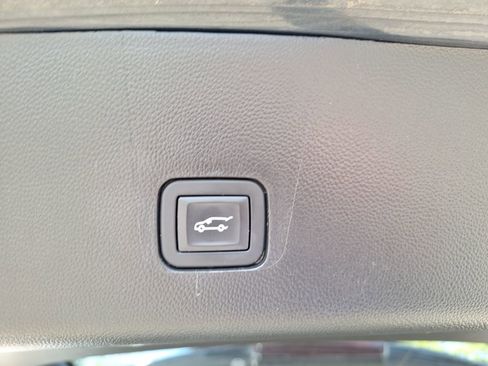 Certified 2019 Chevrolet Traverse LT image 40