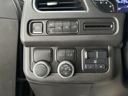 Used 2021 GMC Yukon SLT w/ SLT Luxury Plus Package image 18