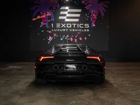 Used 2021 Lamborghini Huracan EVO RWD image 6