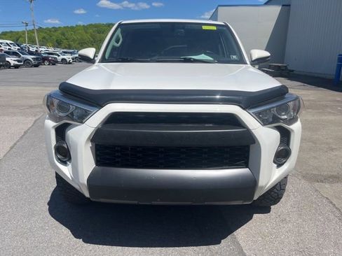 Used 2018 Toyota 4Runner SR5 Premium AWD/4WD image 11