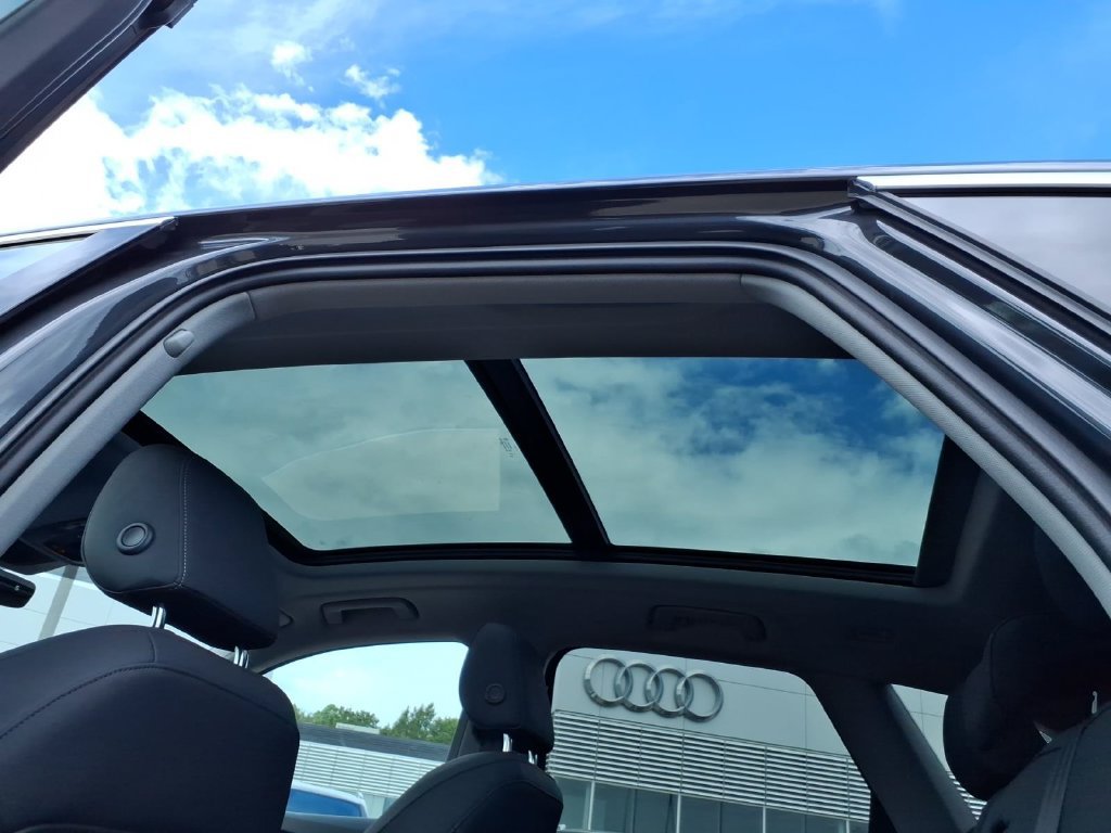 Used 2025 Audi Q5 Premium AWD/4WD image 11