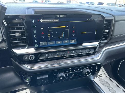 Used 2025 Chevrolet Silverado 2500 LTZ w/ LTZ Premium Package image 18