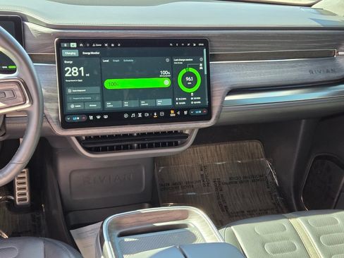 Used 2022 Rivian R1T Adventure AWD/4WD image 17