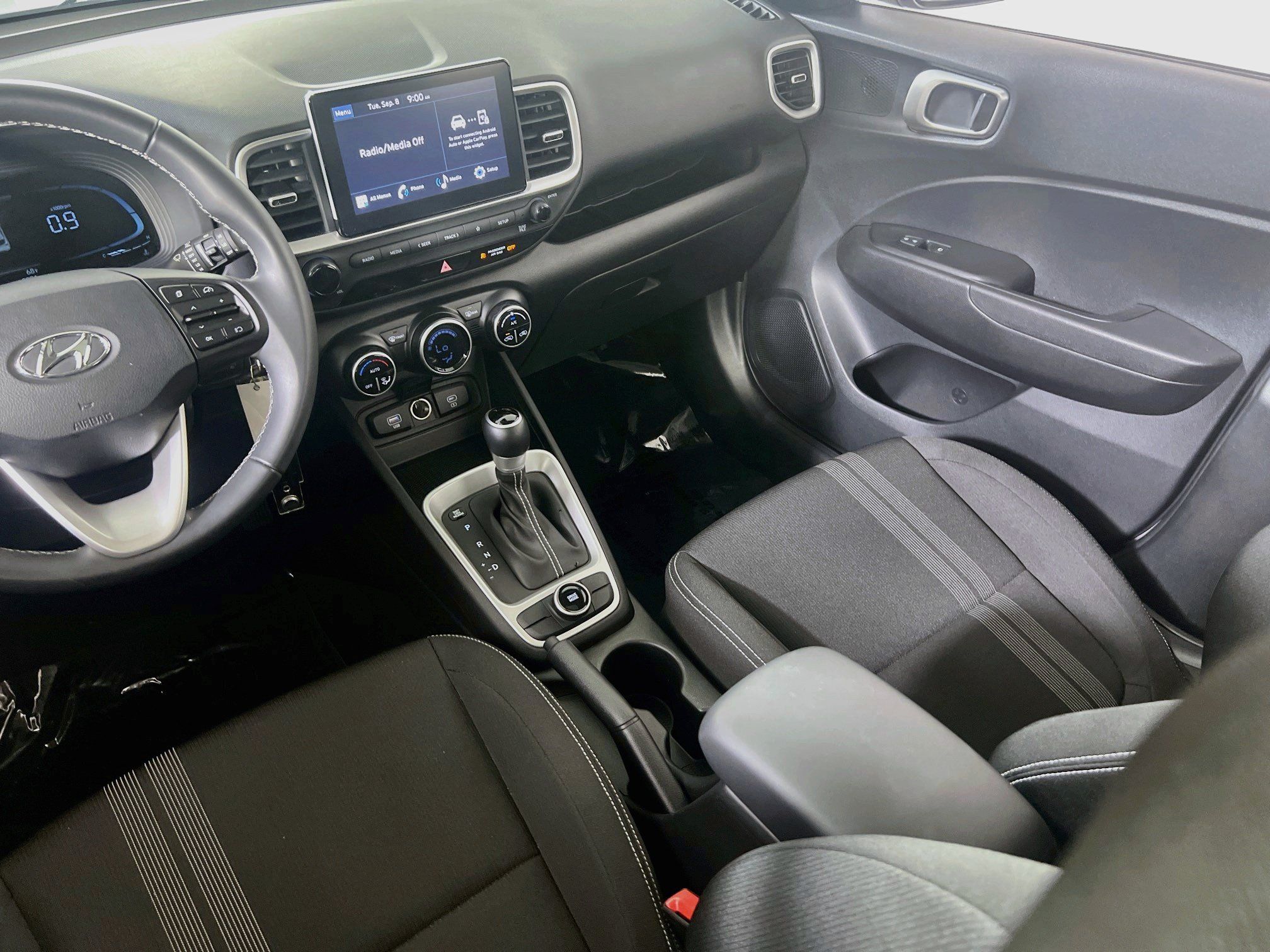 Used 2023 Hyundai Venue SEL w/ Cargo Package FWD image 21