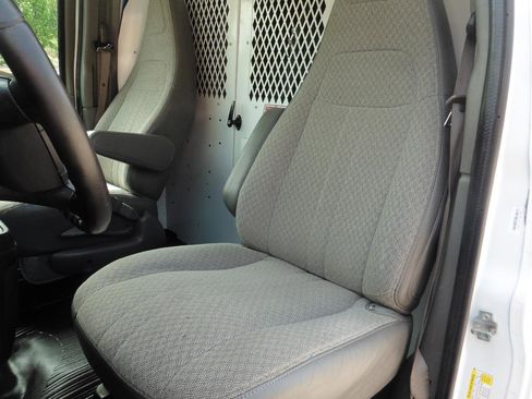 Used 2019 Chevrolet Express 2500 w/ Driver Convenience Package RWD image 6