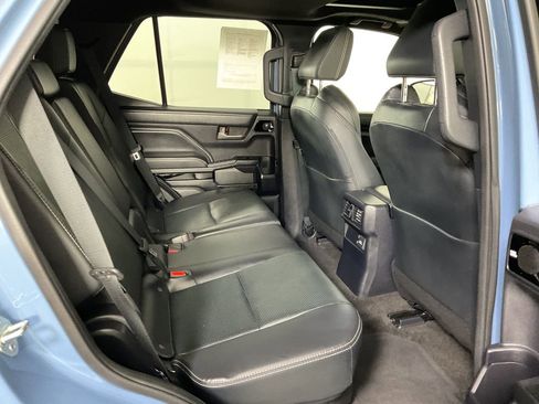 Used 2025 Toyota 4Runner Limited AWD/4WD image 24