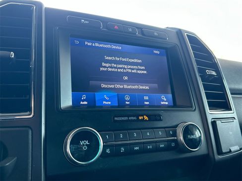 Used 2020 Ford Expedition Limited w/ Equipment Group 301A image 25