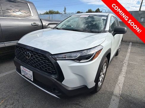 Used 2024 Toyota Corolla Cross L FWD image 3