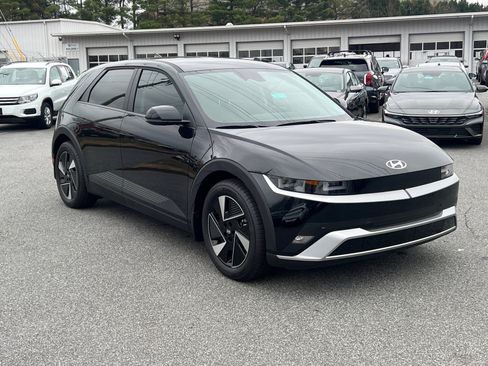 New 2026 Hyundai Ioniq 5 SEL image 3