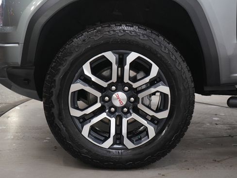 Used 2023 GMC Canyon AT4 image 28