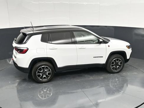 Certified 2025 Jeep Compass Trailhawk AWD/4WD image 43