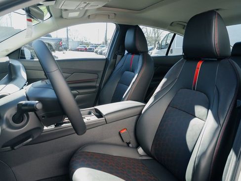 New 2026 Nissan Sentra SR w/ SR Premium Package FWD image 21