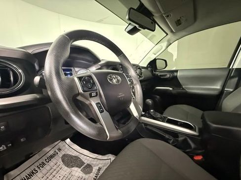 Used 2021 Toyota Tacoma SR5 RWD image 21