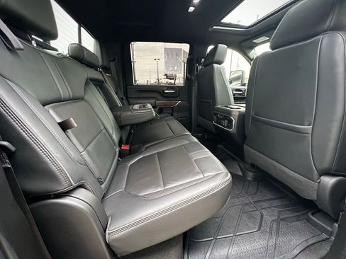 Used 2023 Chevrolet Silverado 3500 High Country image 28