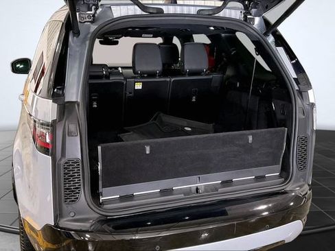 Used 2022 Land Rover Discovery S R-Dynamic AWD/4WD image 5