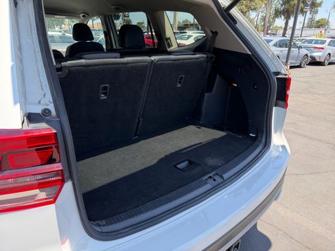 Used 2018 Volkswagen Atlas SE AWD/4WD image 16