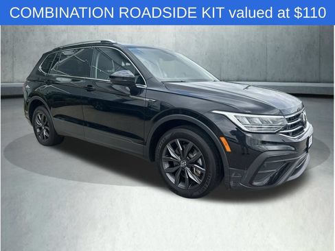 Used 2023 Volkswagen Tiguan SE w/ Panoramic Sunroof Package AWD/4WD image 9