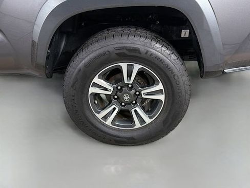 Used 2017 Toyota Tacoma TRD Sport RWD image 37