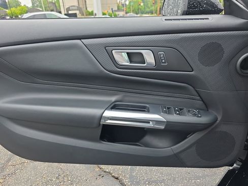 Used 2025 Ford Mustang Premium RWD image 17