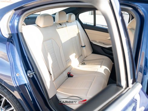 Used 2019 BMW 330i xDrive Sedan w/ Convenience Package image 18