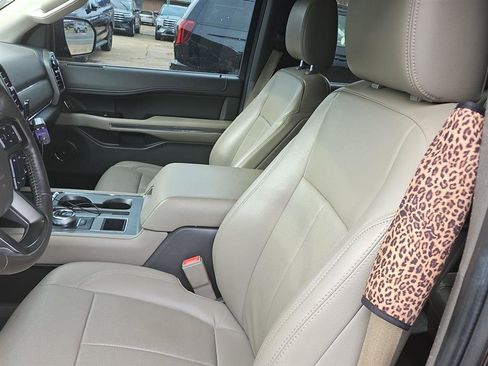 Used 2020 Ford Expedition Max XLT w/ Equipment Group 202A image 11