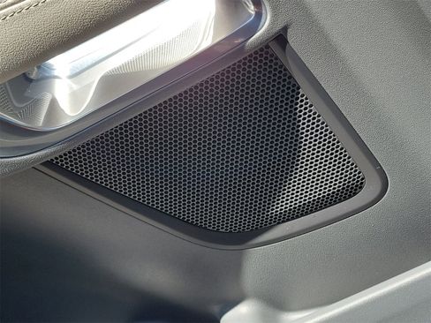 Used 2019 Jaguar E-PACE S image 34