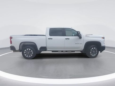 Used 2024 Chevrolet Silverado 2500 Custom w/ Custom Value Package AWD/4WD image 2