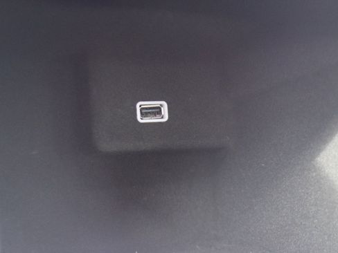 Used 2019 Chevrolet Traverse LT w/ LPO, Floor Liner Package image 24