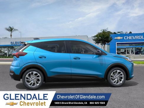 New 2027 Chevrolet Bolt LT w/ Comfort Package FWD image 5