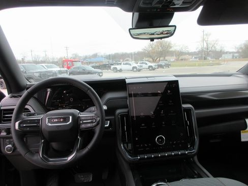 New 2026 GMC Yukon XL AT4 w/ AT4 Premium Package image 16