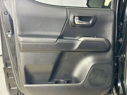 Certified 2018 Toyota Tacoma TRD Sport image 21