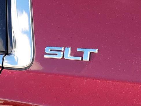 Used 2019 GMC Yukon SLT w/ Premium Edition AWD/4WD image 12